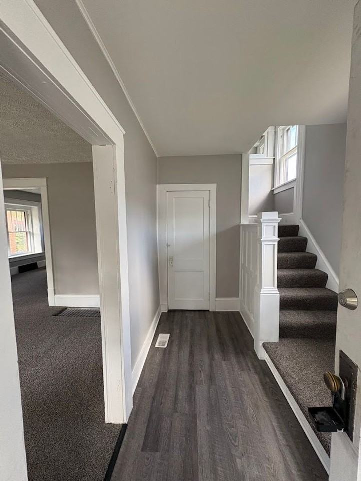 367 E Glenwood Ave - Photo 3 of 26