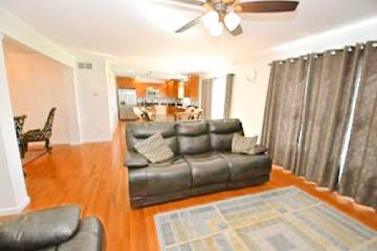 25910 Rolling Hills Dr - Photo 3 of 26