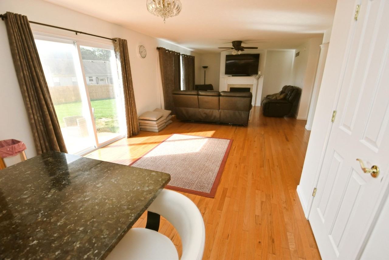 25910 Rolling Hills Dr - Photo 5 of 26