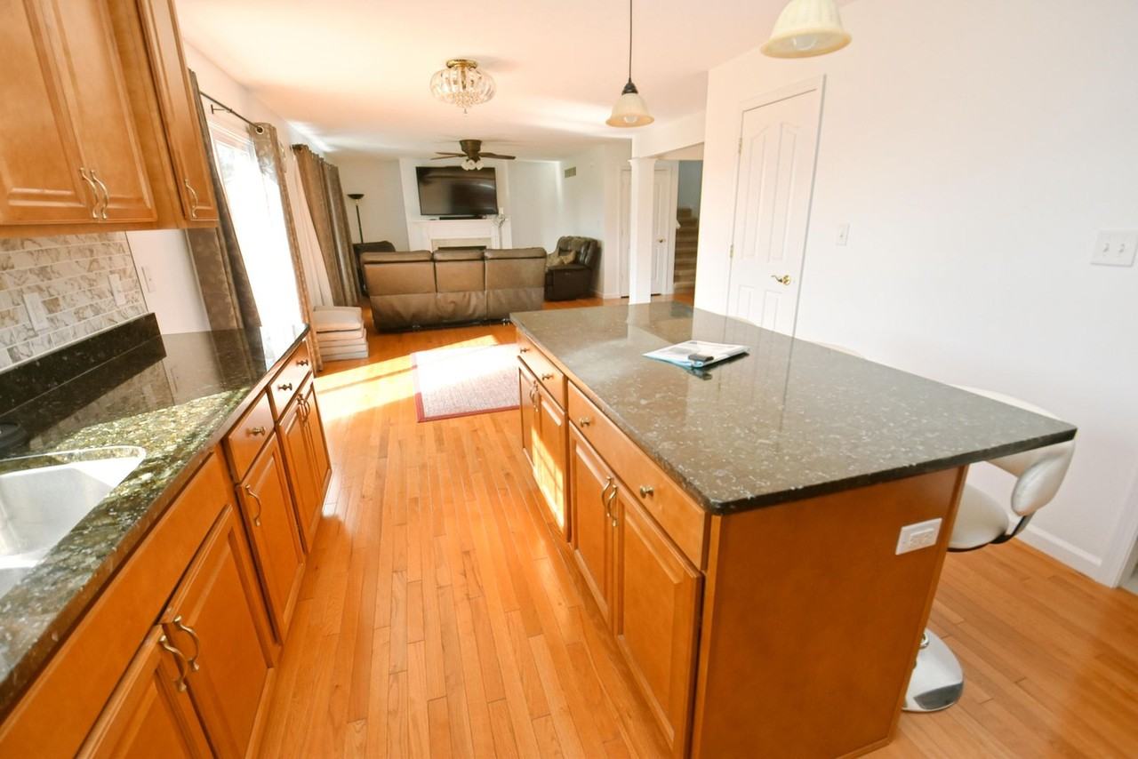 25910 Rolling Hills Dr - Photo 6 of 26