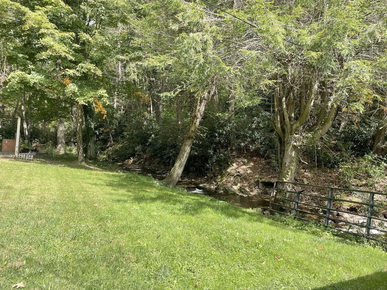 5350 Nc Highway 194 N - Photo 6 of 28