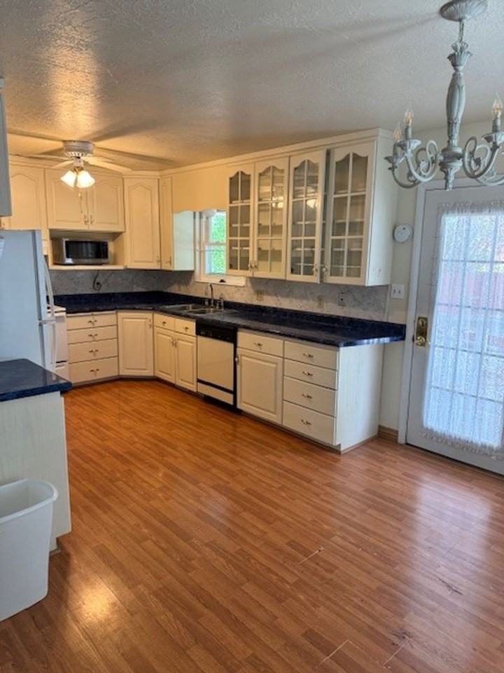 1585 Sagewood Rd - Photo 2 of 9
