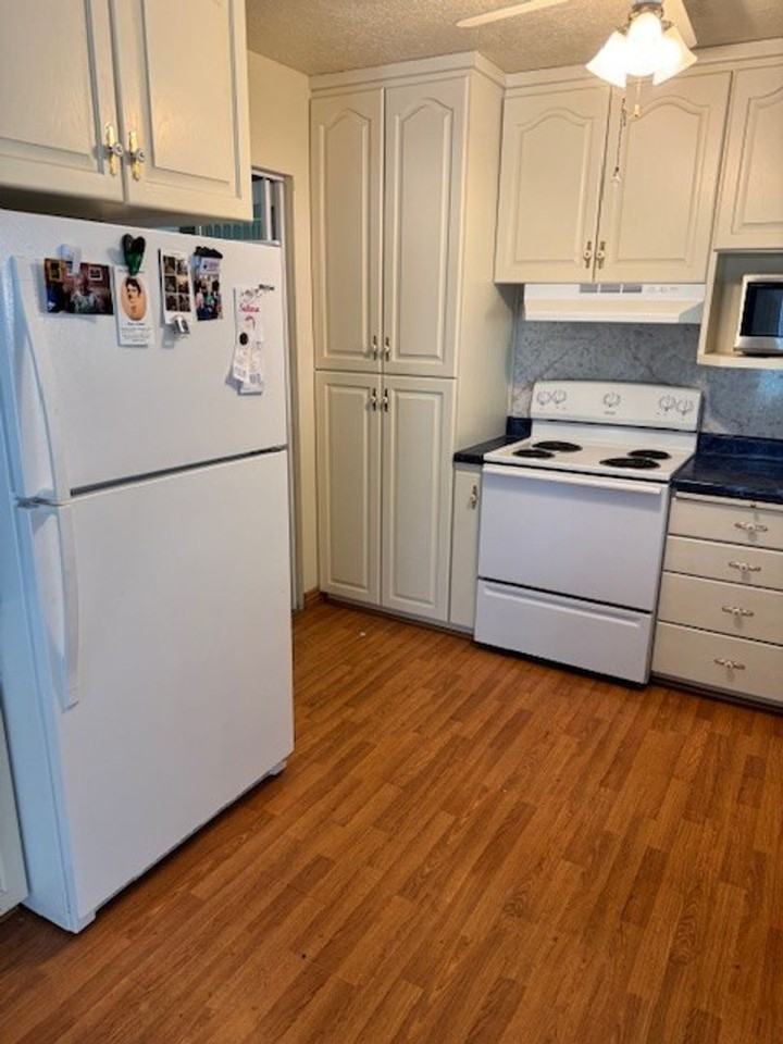 1585 Sagewood Rd - Photo 3 of 9