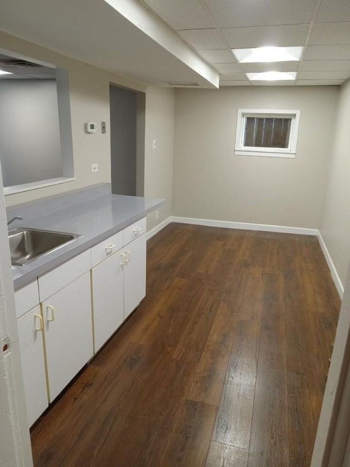 606 State St - Photo 7 of 10