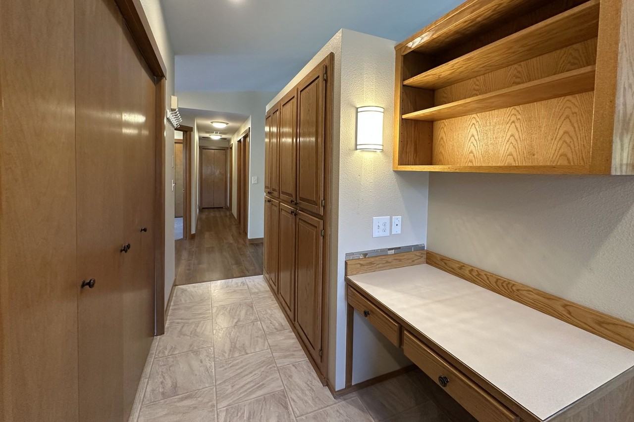 306 Dunbar Ln - Photo 3 of 24