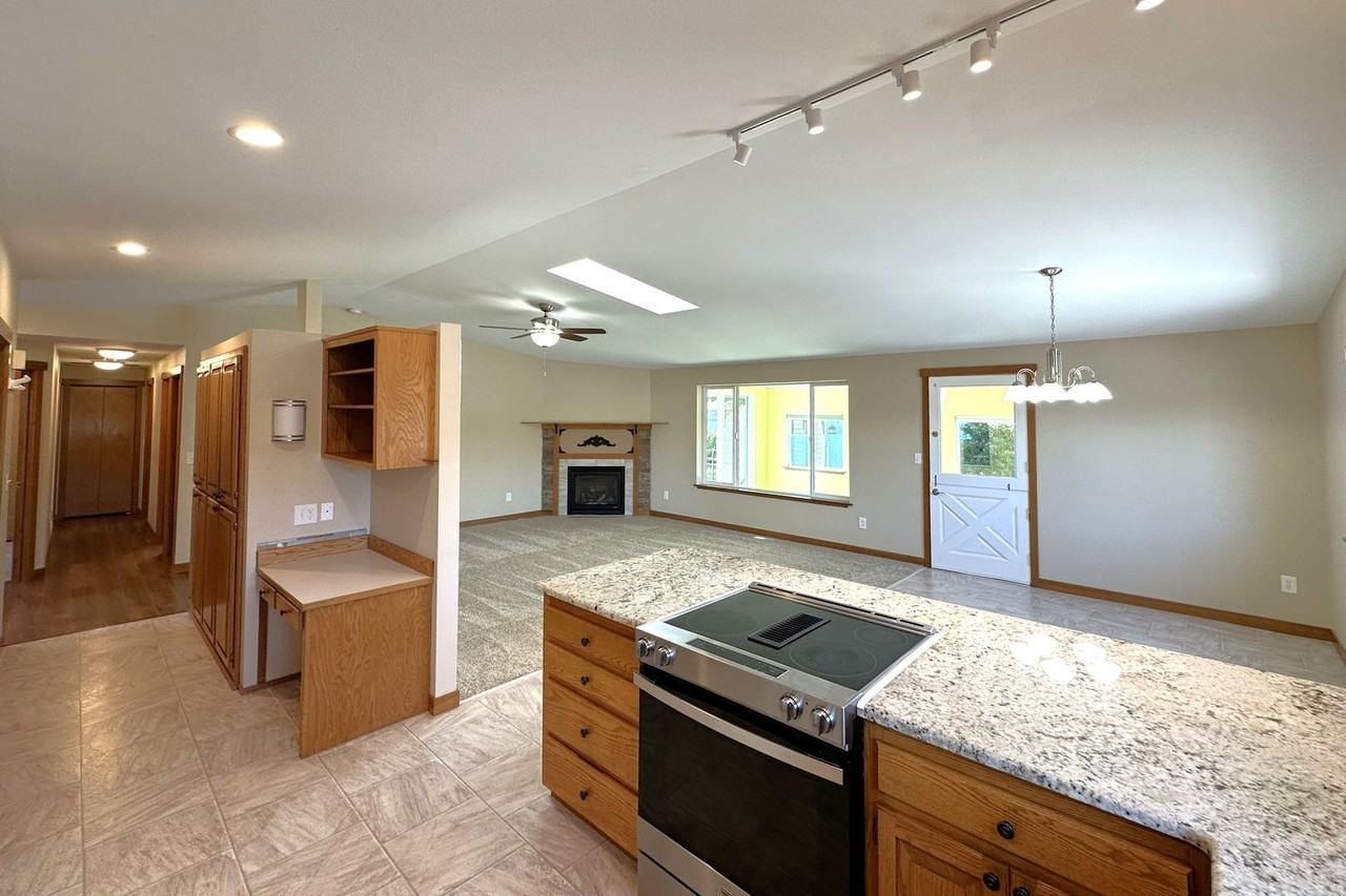 306 Dunbar Ln - Photo 4 of 24