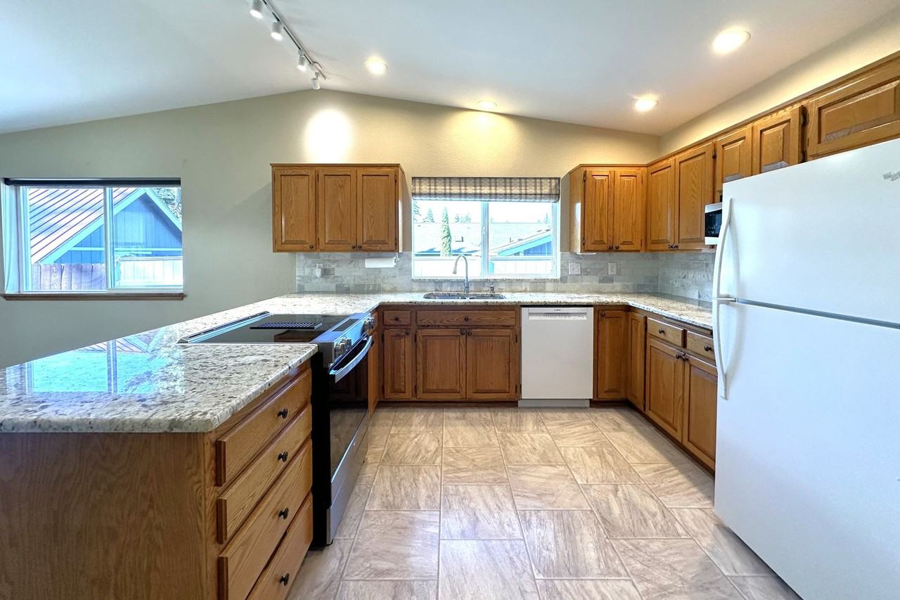 306 Dunbar Ln - Photo 5 of 24