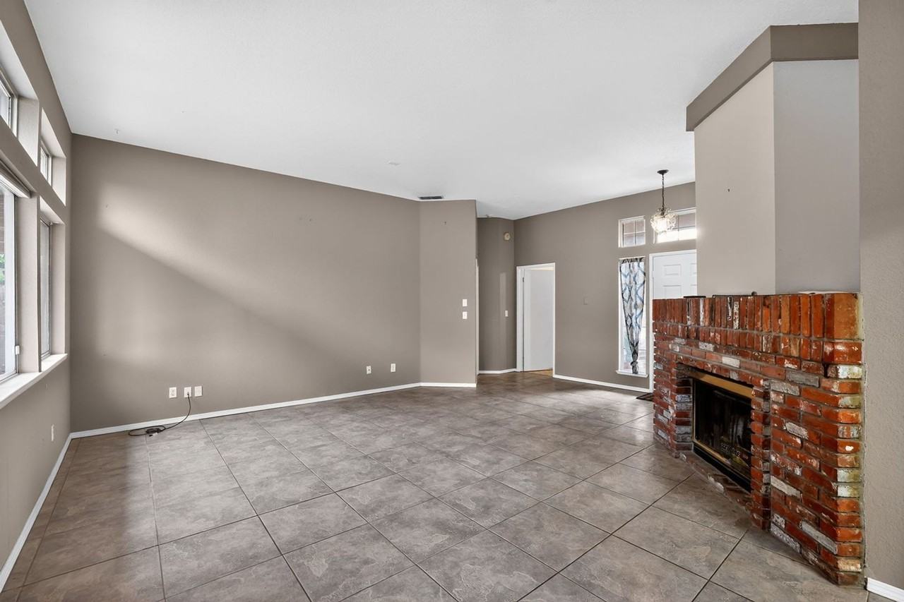 680 Canyon Creek Way - Photo 7 of 29