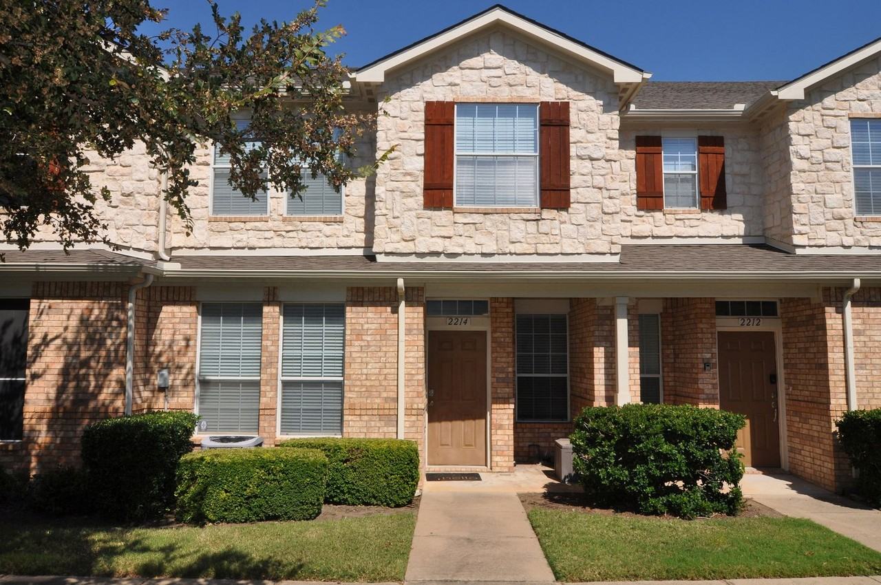 2214 Glacier Park Ln - Photo 2 of 31