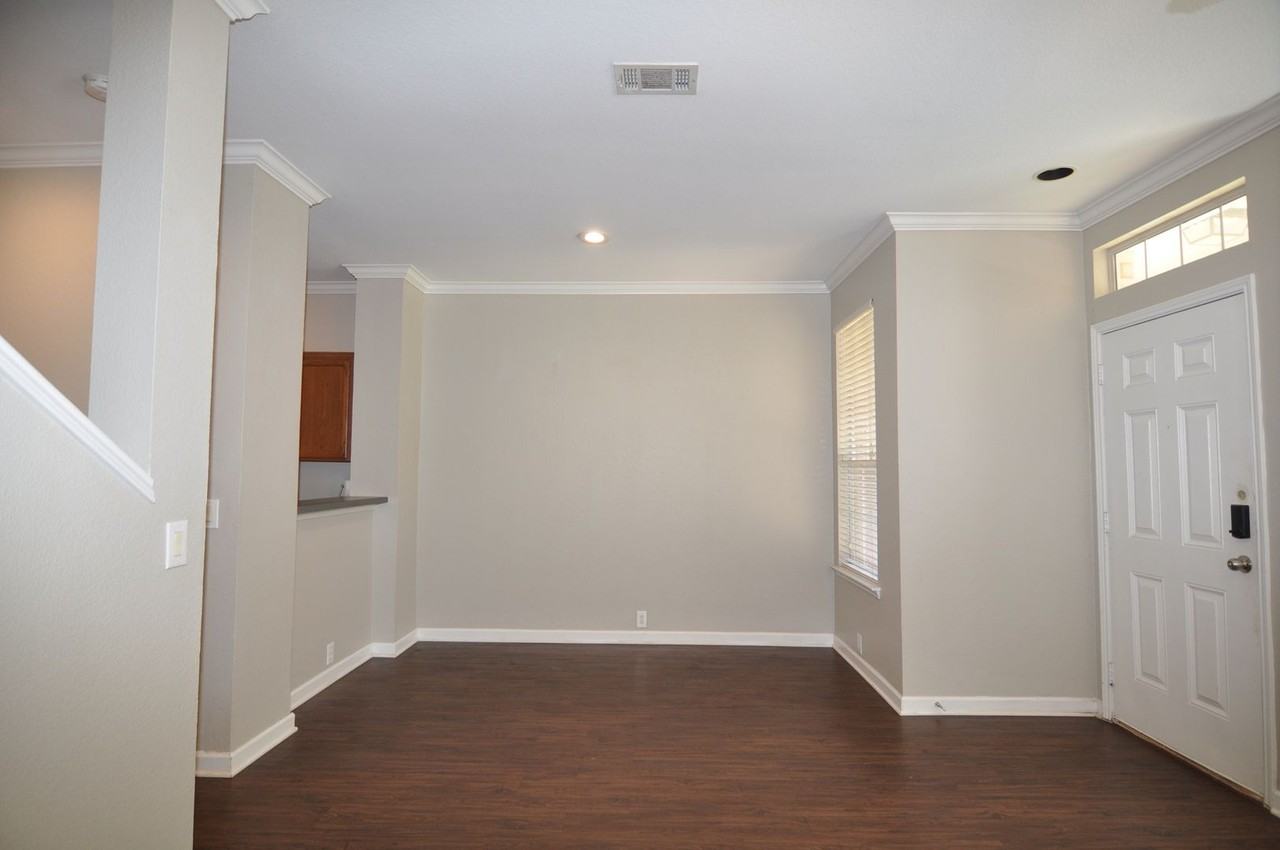 2214 Glacier Park Ln - Photo 7 of 31