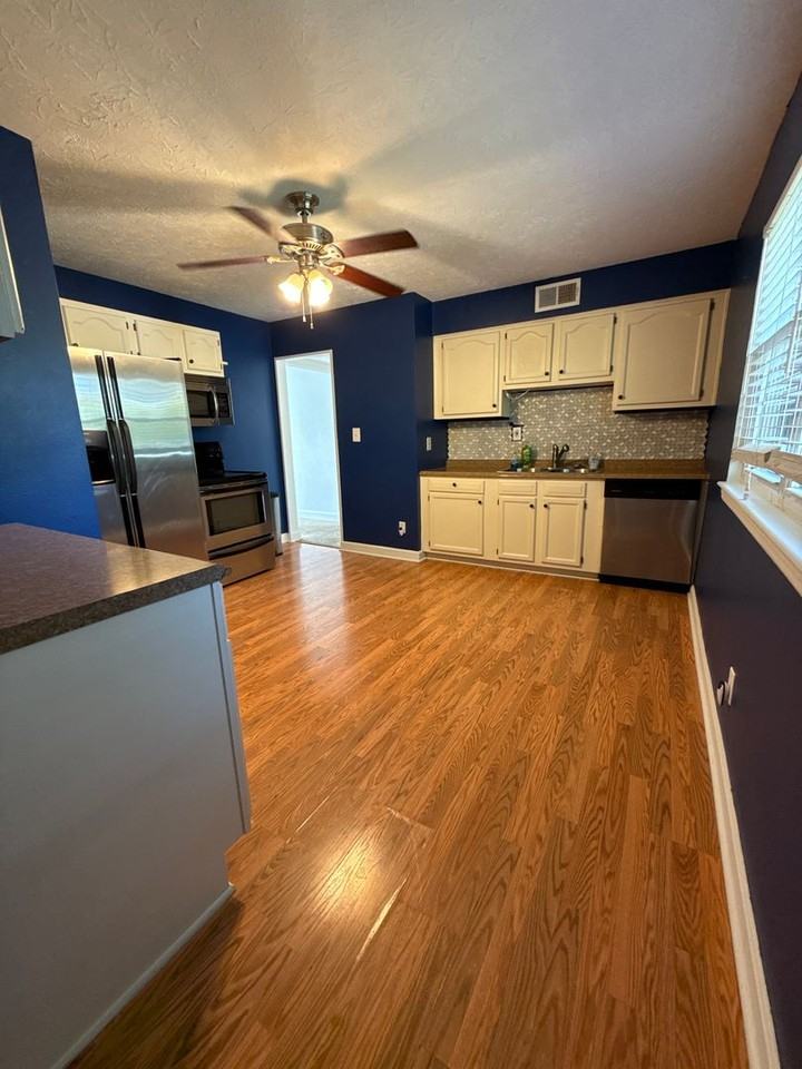 548 Alden Rd - Photo 3 of 14
