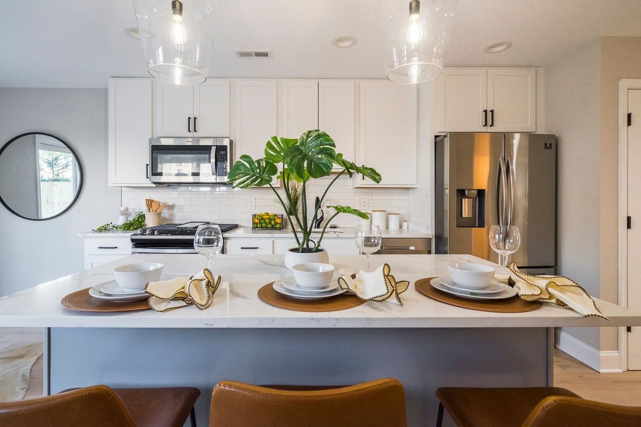 916 15th St Se - Photo 3 of 23