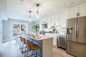 featured image of 916 15th St Se