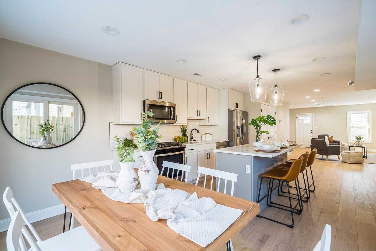 916 15th St Se - Photo 2 of 23