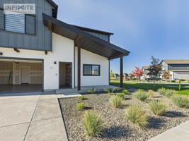 featured image of 19 Horseshoe Loop