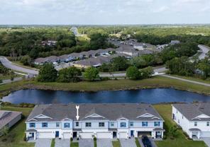 668 Ne Waters Edge Ln - Photo 1 of 1