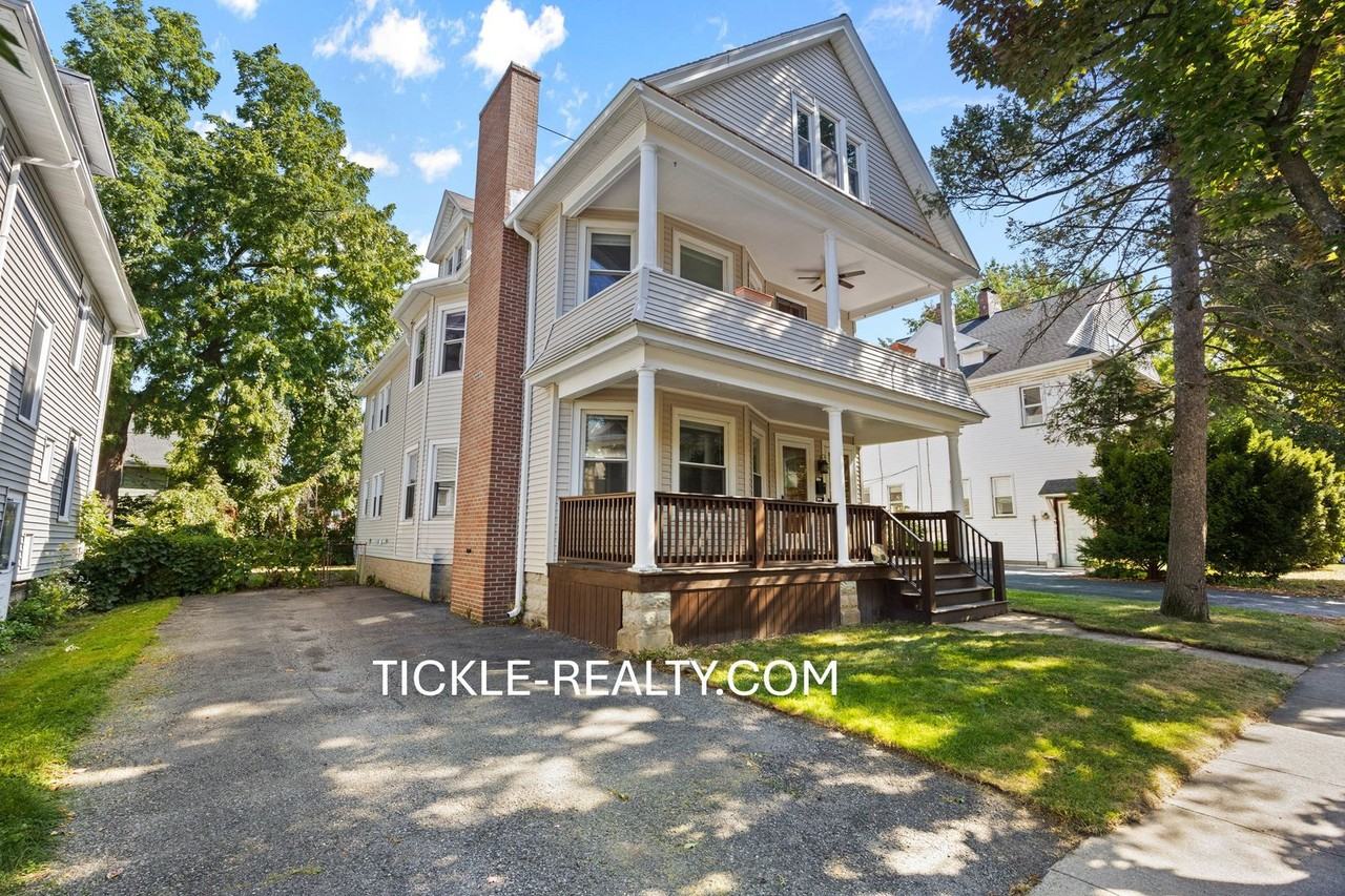 15-17 Roosevelt St - Photo 3 of 50