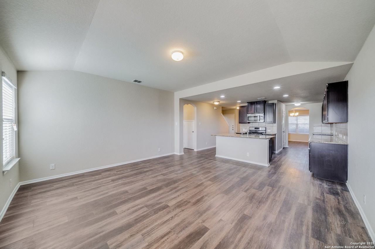 12358 Erstein Vly - Photo 3 of 8