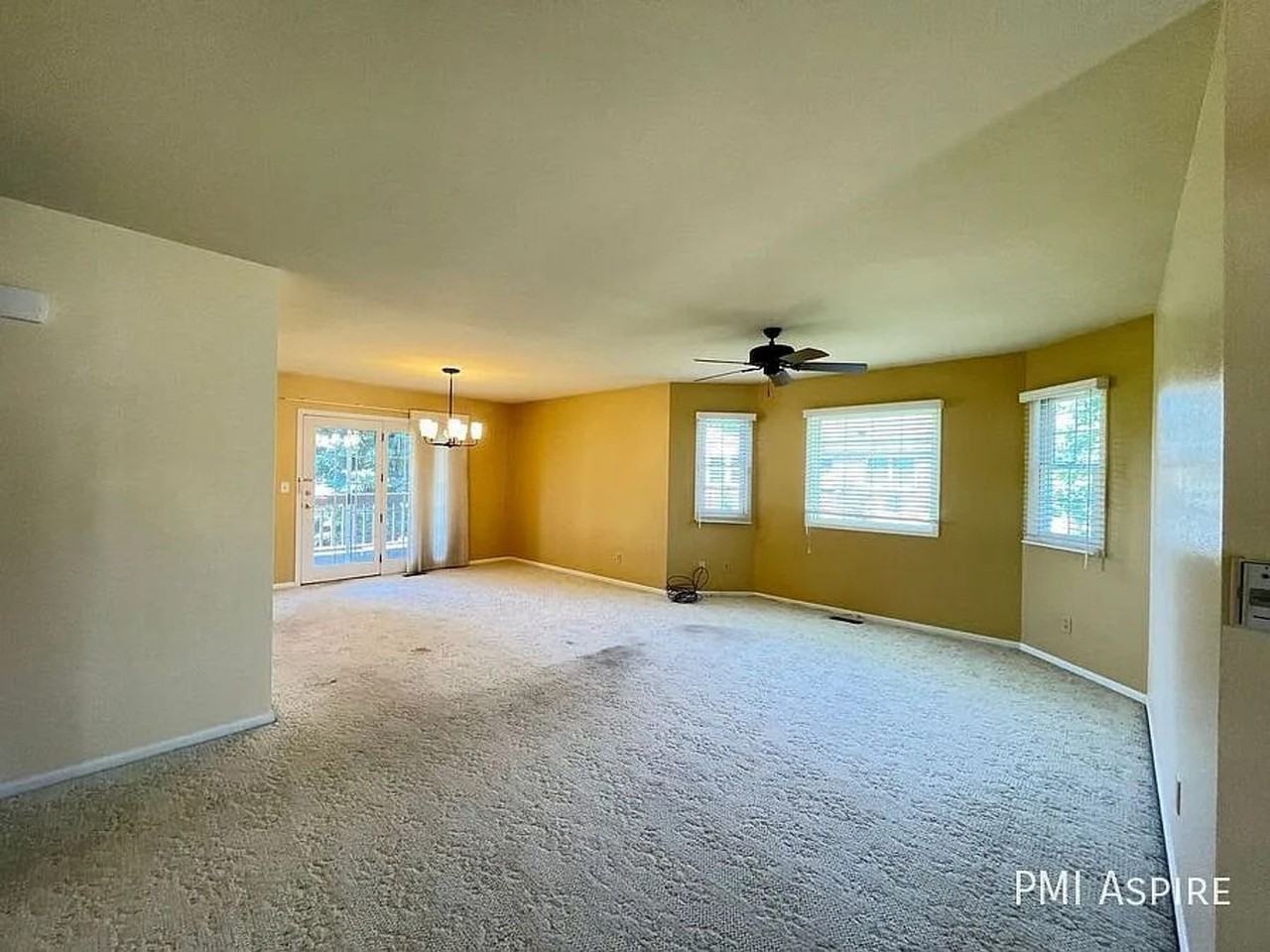 2403 Elmhurst Pl - Photo 3 of 20