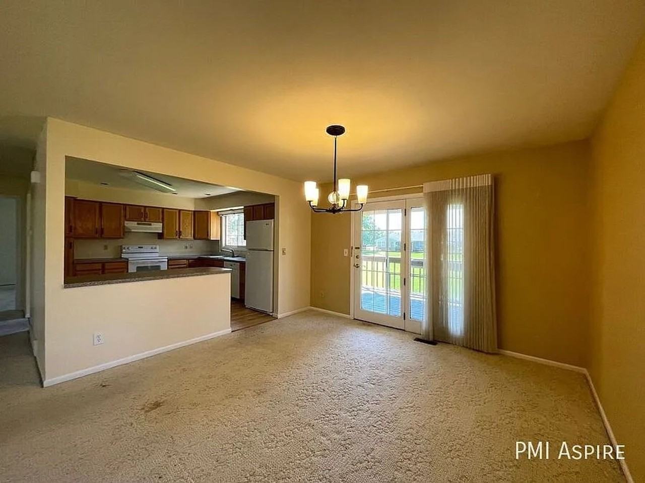 2403 Elmhurst Pl - Photo 5 of 20