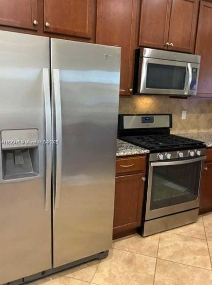 3071 Florence St - Photo 2 of 10