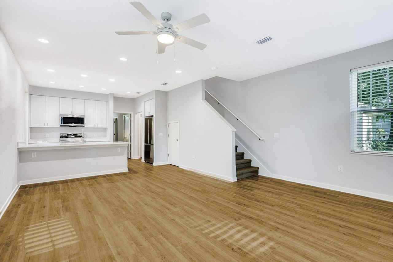 1233 Nw 4th Pl - Photo 3 of 29