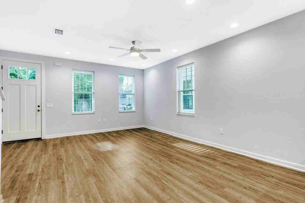 1233 Nw 4th Pl - Photo 5 of 29