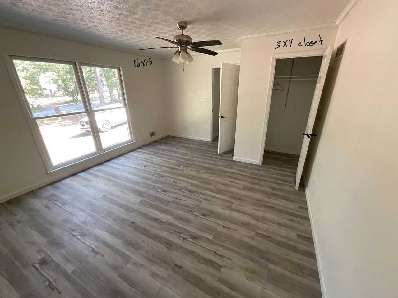 8243 Creekridge Cir - Photo 2 of 14