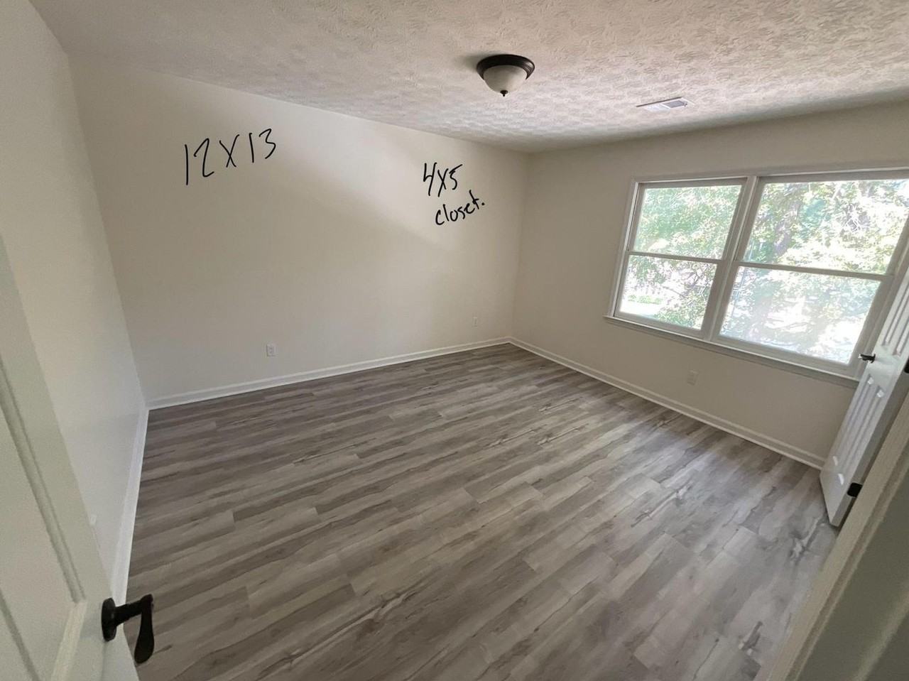 8243 Creekridge Cir - Photo 5 of 14