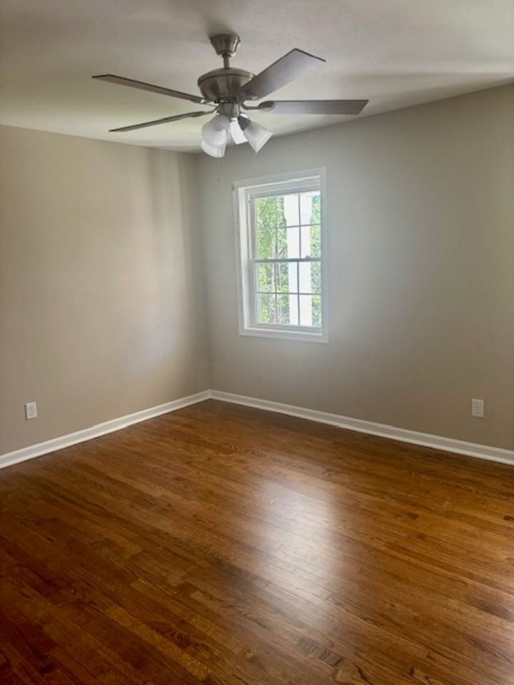 982 Campbellton Dr - Photo 7 of 18