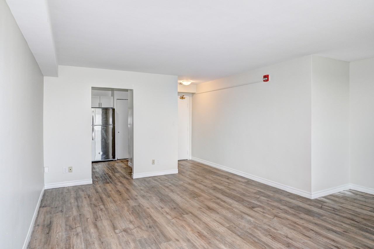 Ouellette Tower Apartments - Photo 7 of 39