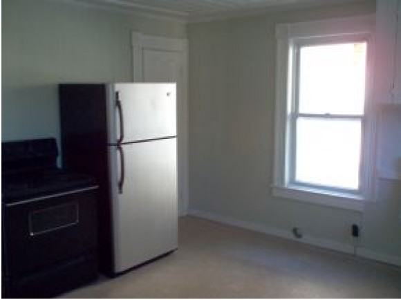 422 Manchester St - Photo 3 of 9