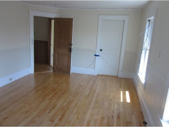 175 Franklin St - Photo 3 of 17