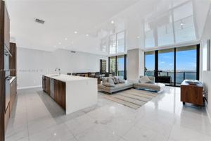 featured image of NE 32nd St & Biscayne Blvd