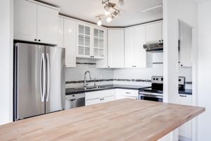 featured image of 10 Fontenay Crt