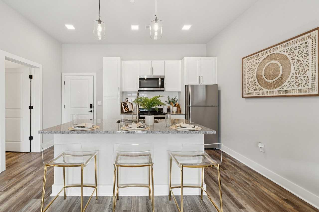 CODA - Photo 4 of 51