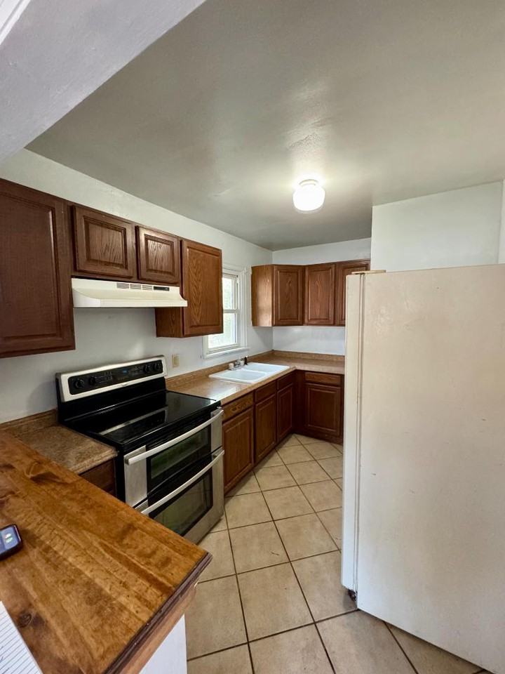 1323 Cherry St - Photo 4 of 20