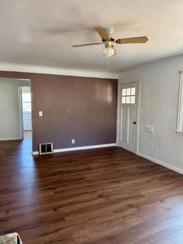 1323 Cherry St - Photo 5 of 20