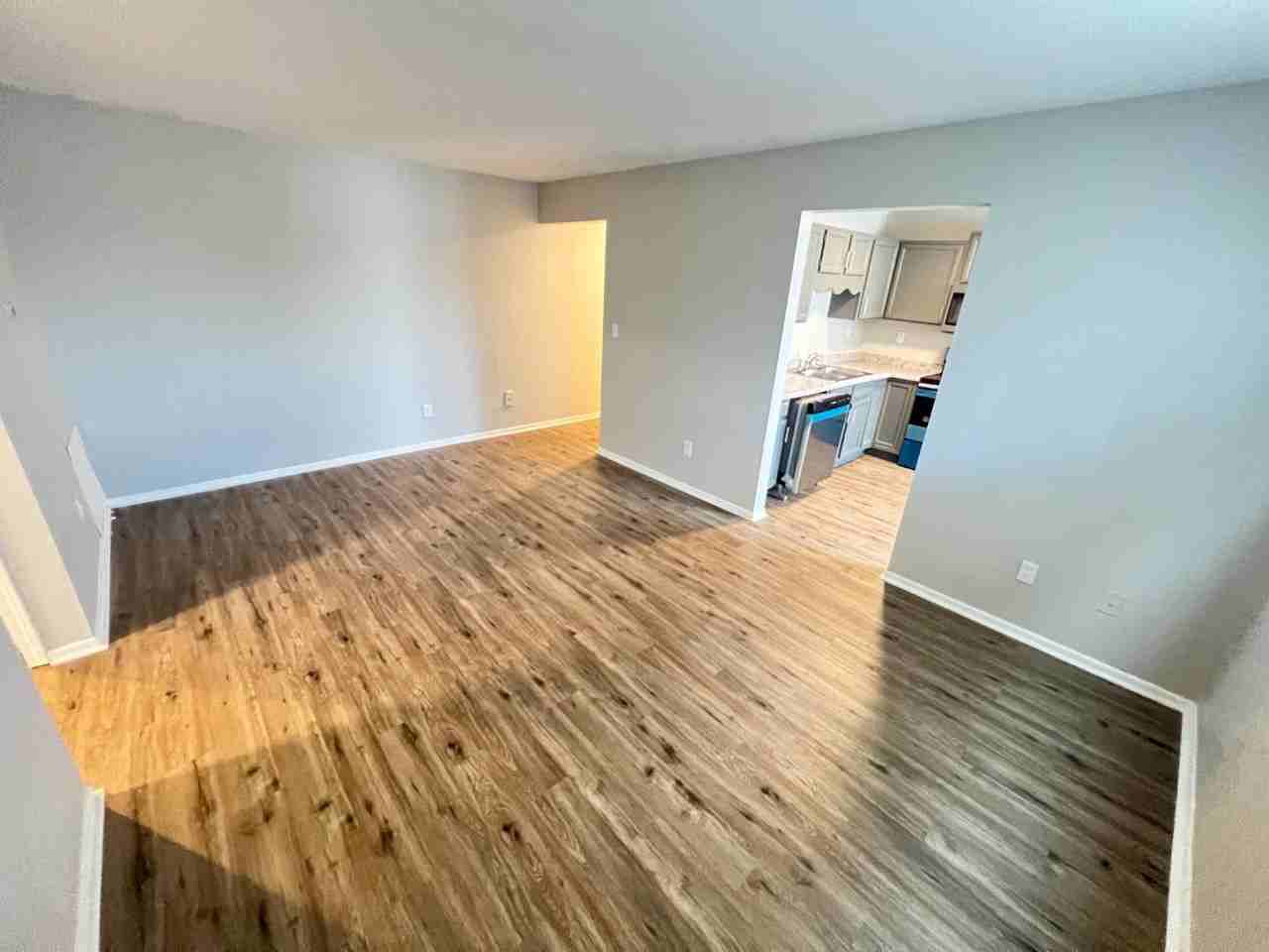 Sirena Gordon Apartments - Photo 4 of 15