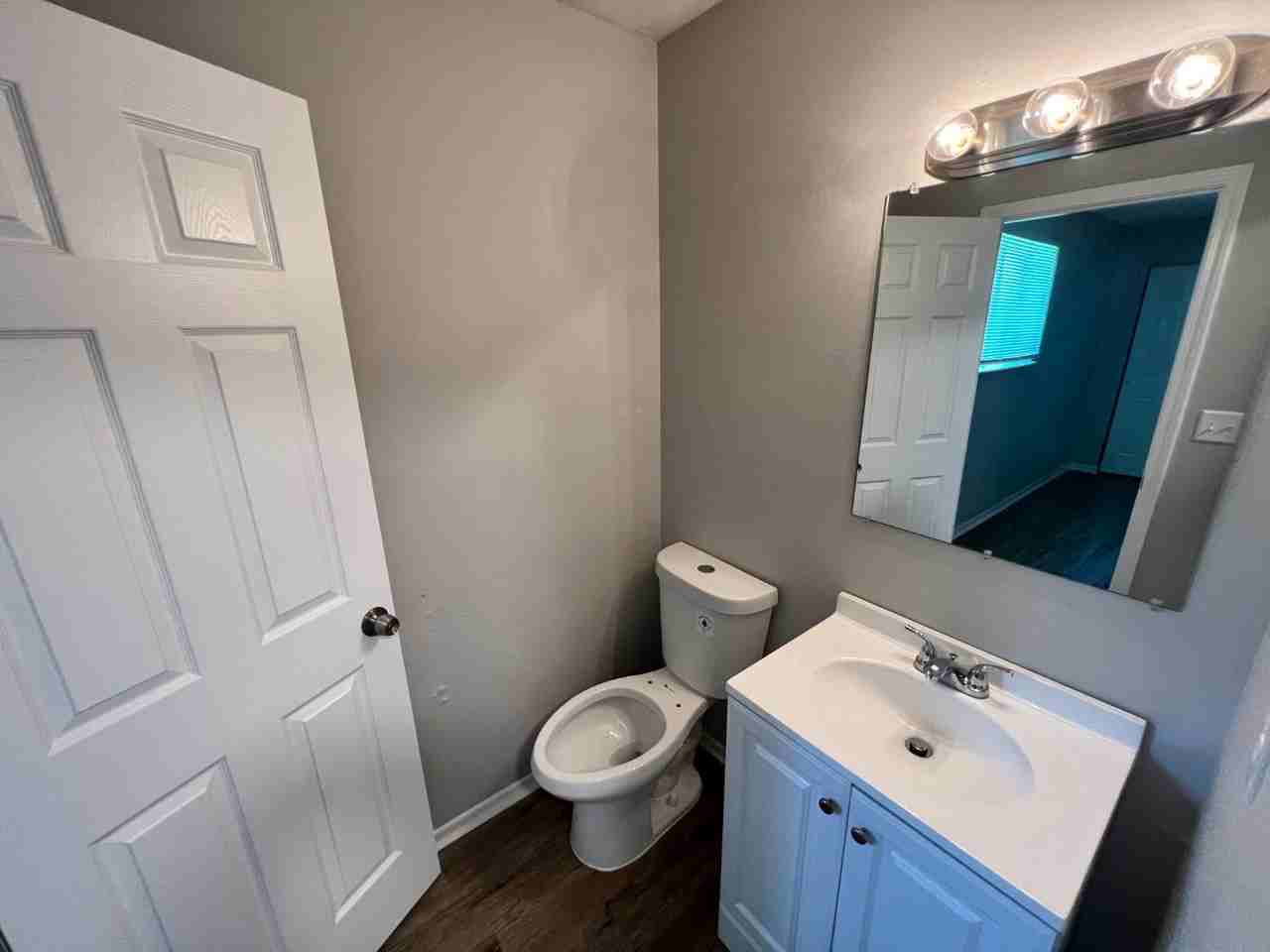 Sirena Gordon Apartments - Photo 6 of 15