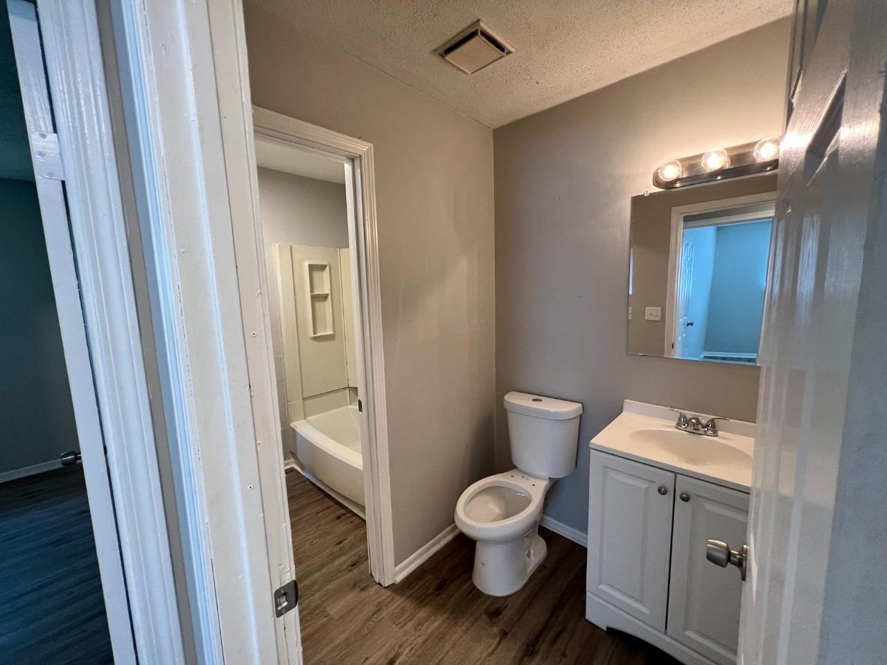 Sirena Gordon Apartments - Photo 7 of 15