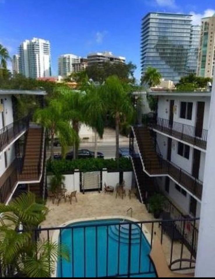 3200 Mary St - Photo 2 of 10