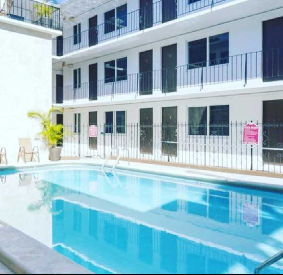 3200 Mary St - Photo 3 of 10