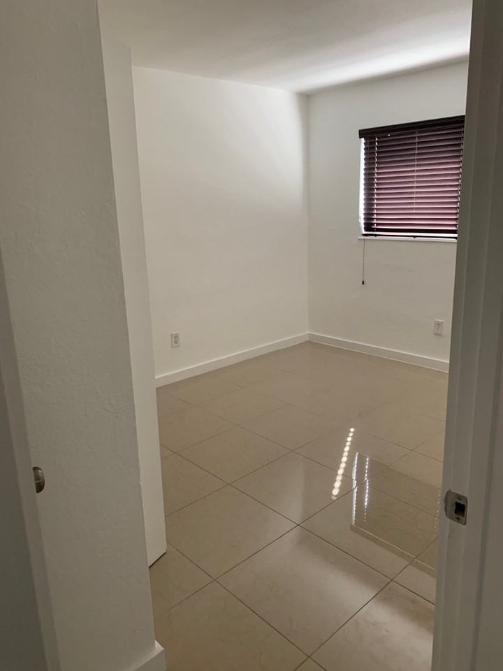 3200 Mary St - Photo 7 of 10