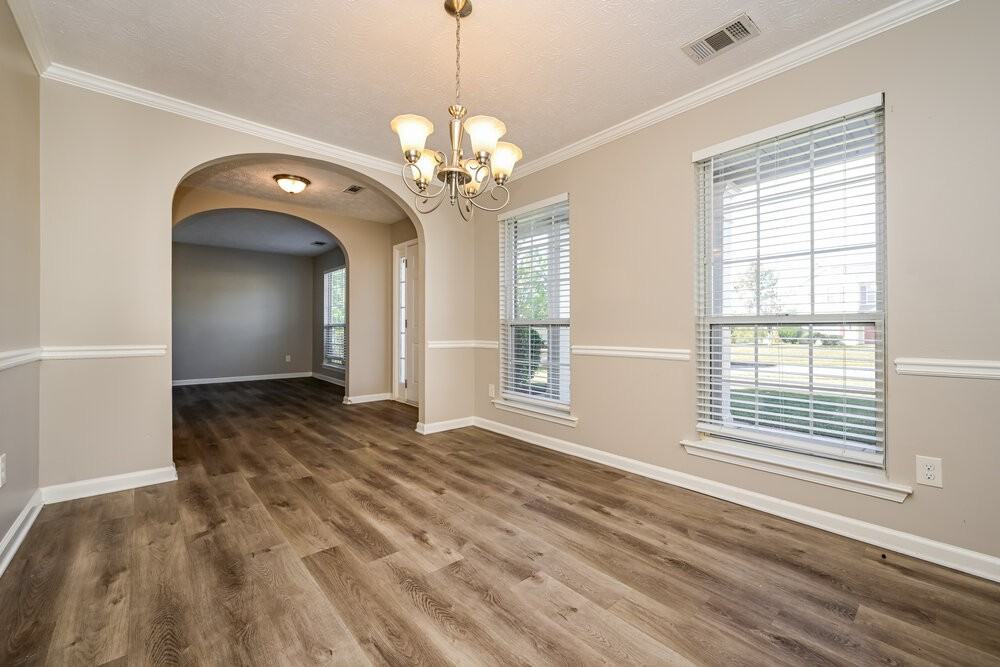 413 Grove Park Dr - Photo 5 of 17
