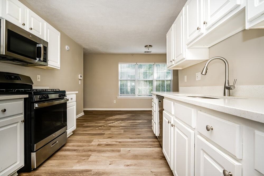 413 Grove Park Dr - Photo 6 of 17