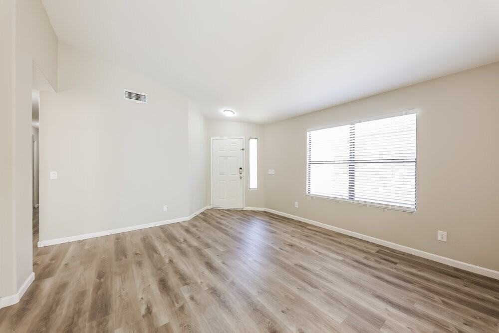3233 E Tonopah Dr - Photo 4 of 16