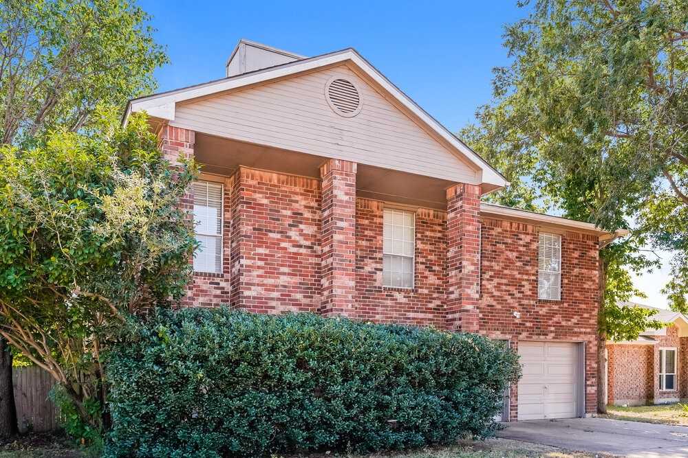 2843 Red Oak Dr - Photo 4 of 17