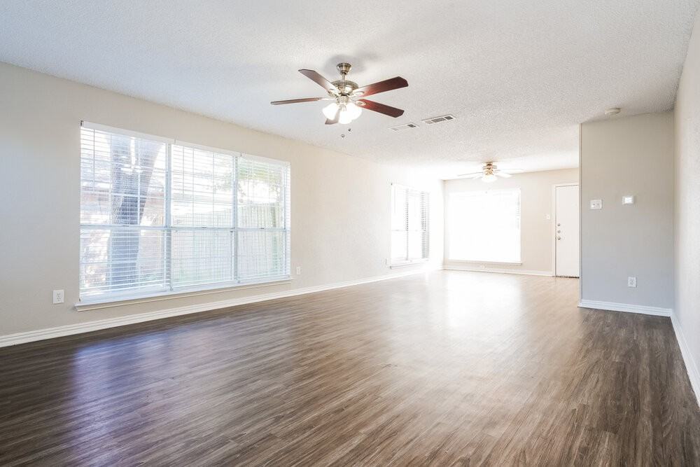 2843 Red Oak Dr - Photo 6 of 17