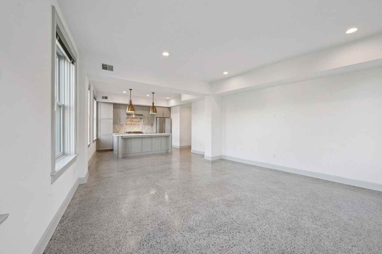 9 Buttles Ave - Photo 3 of 37